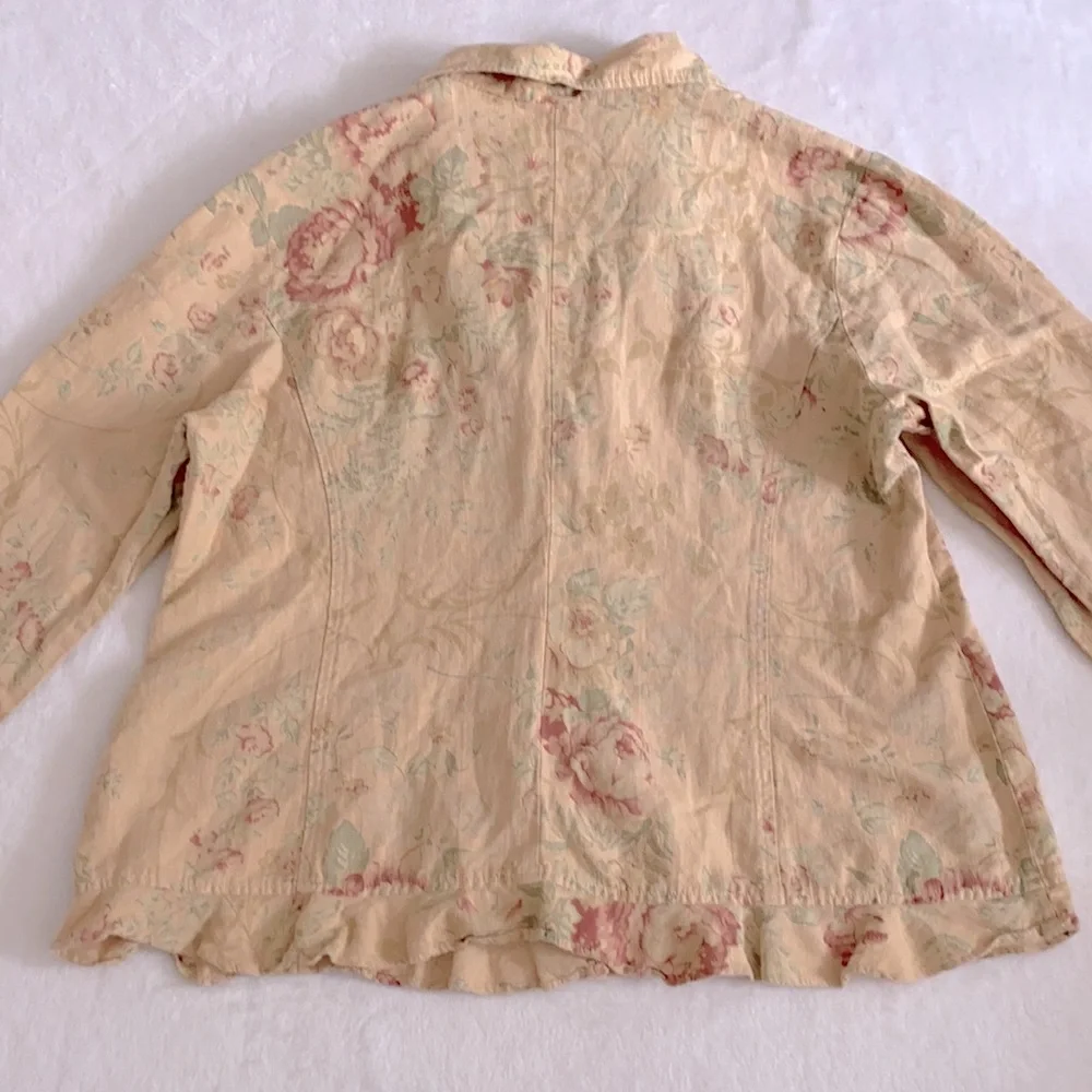{VTG} Monroe & Main | Linen Cotton Floral Print Button Front Ruffle Trim Top - Picture 14 of 15